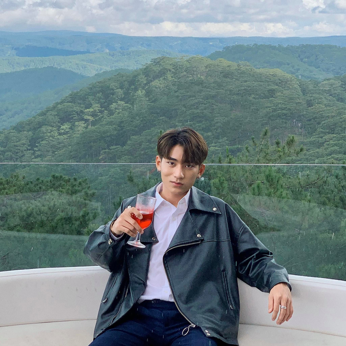 Hiện tại, trang cá nhân Facebook của anh chàng đã có hàng chục ngàn lượt theo dõi. Cư dân mạng luôn dành cho Đức Hải những lời khen “có cánh”. Ảnh: FBNV