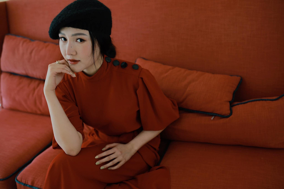 Theo chia sẻ, cô đã phải trải qua 6 đợt hoá trị, 3 lần xạ trị và chính thức chiến thắng ung thư.