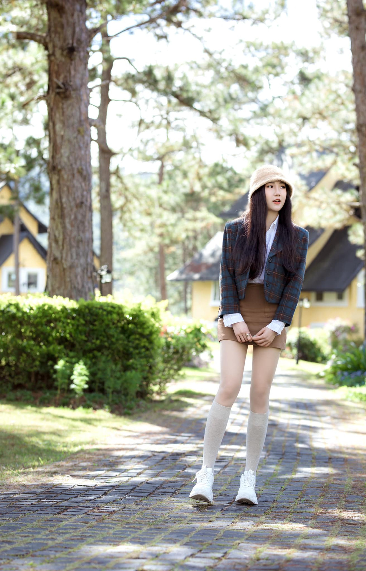 Nữ MC sở hữu nhan sắc xinh đẹp, dịu dàng, giọng nói duyên dáng, để lại ấn tượng trong lòng khán giả.