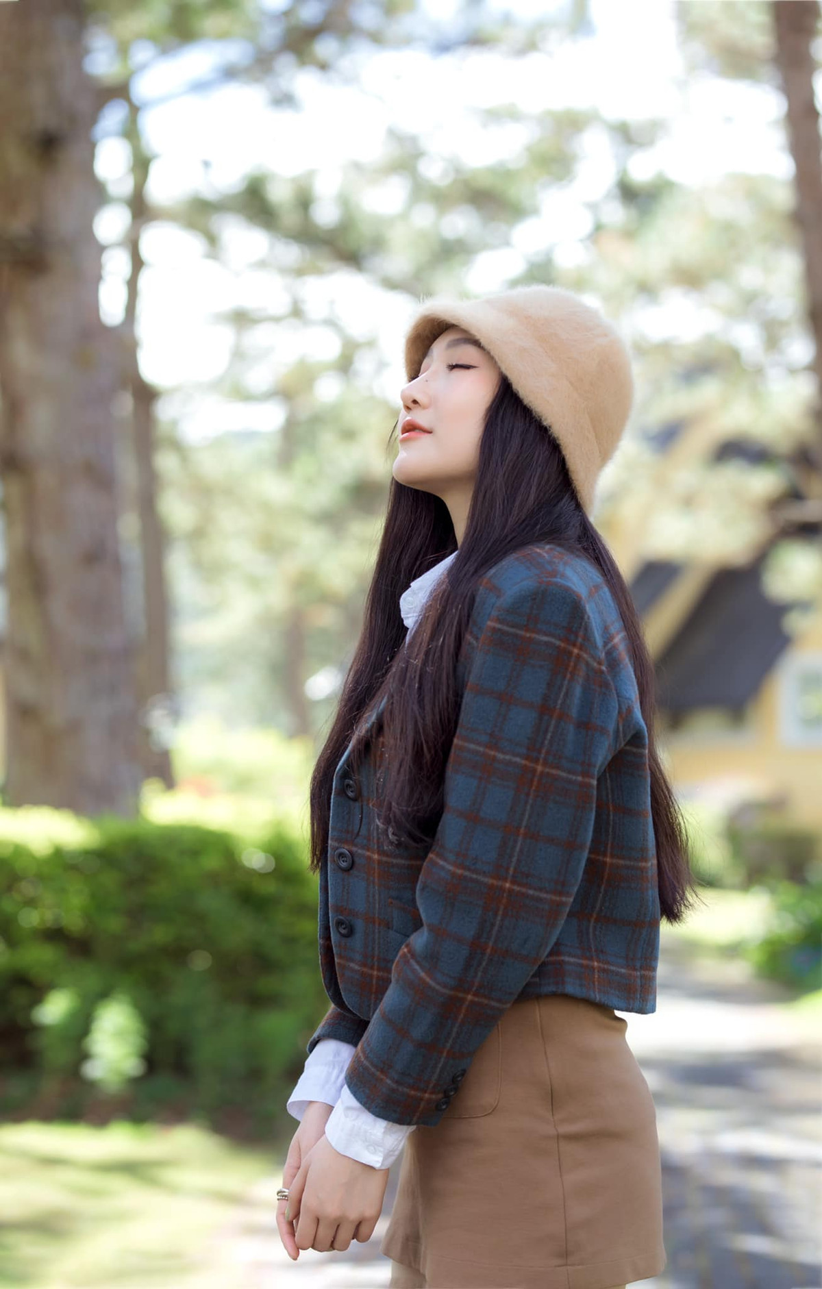 Ở ngoài đời, Diễm My có phong cách thời trang năng động, cá tính. Ảnh: FBNV