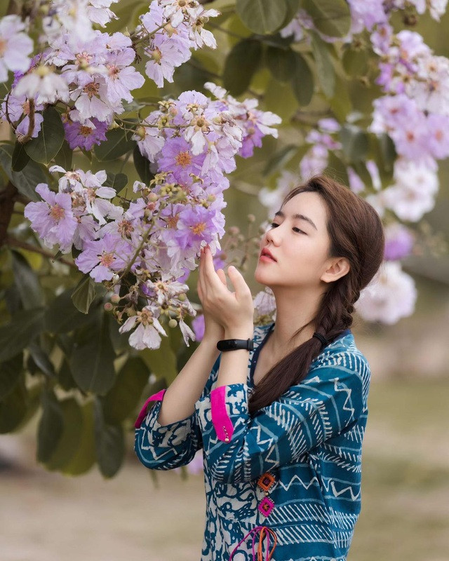 Hiện tại, trang cá nhân Instagram của cô gái từng được mệnh danh "hot girl thể thao học đường" này có tới hơn 600.000 lượt theo dõi.