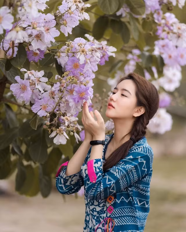 Hiện tại, trang cá nhân Instagram của cô gái từng được mệnh danh "hot girl thể thao học đường" này có tới hơn 600.000 lượt theo dõi.