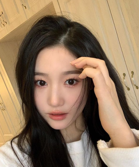 Cô nàng này không chỉ gây ấn tượng trên sàn catwalk hay những shot ảnh tạp chí mà còn cực hot trên MXH Instagram.