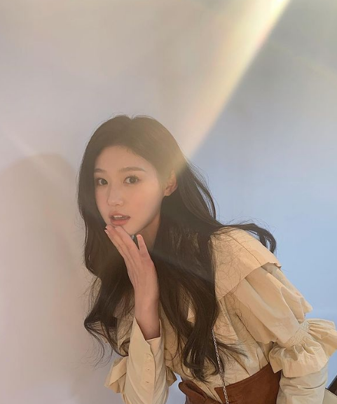 Lin Zhen rất ít khi diện đồ khoe thân hình táo bạo, thế nhưng, người ta vẫn thấy được nét gợi cảm, hấp dẫn ở cô.