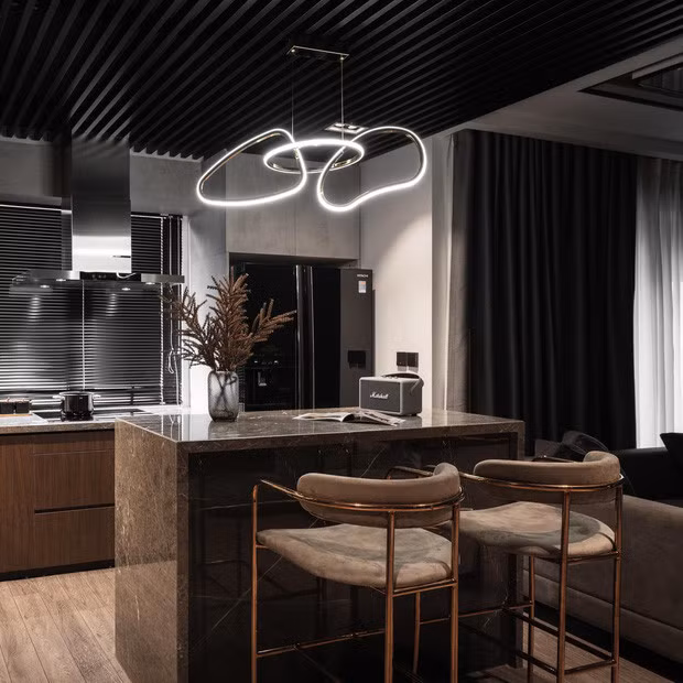 . Thậm chí, cô nàng hot girl còn khiến nhiều người bất ngờ khi "tậu" căn hộ này chưa bao lâu đã có ý định góp tiền để mua thêm một căn mới khi không muốn ở nhà này quá lâu.