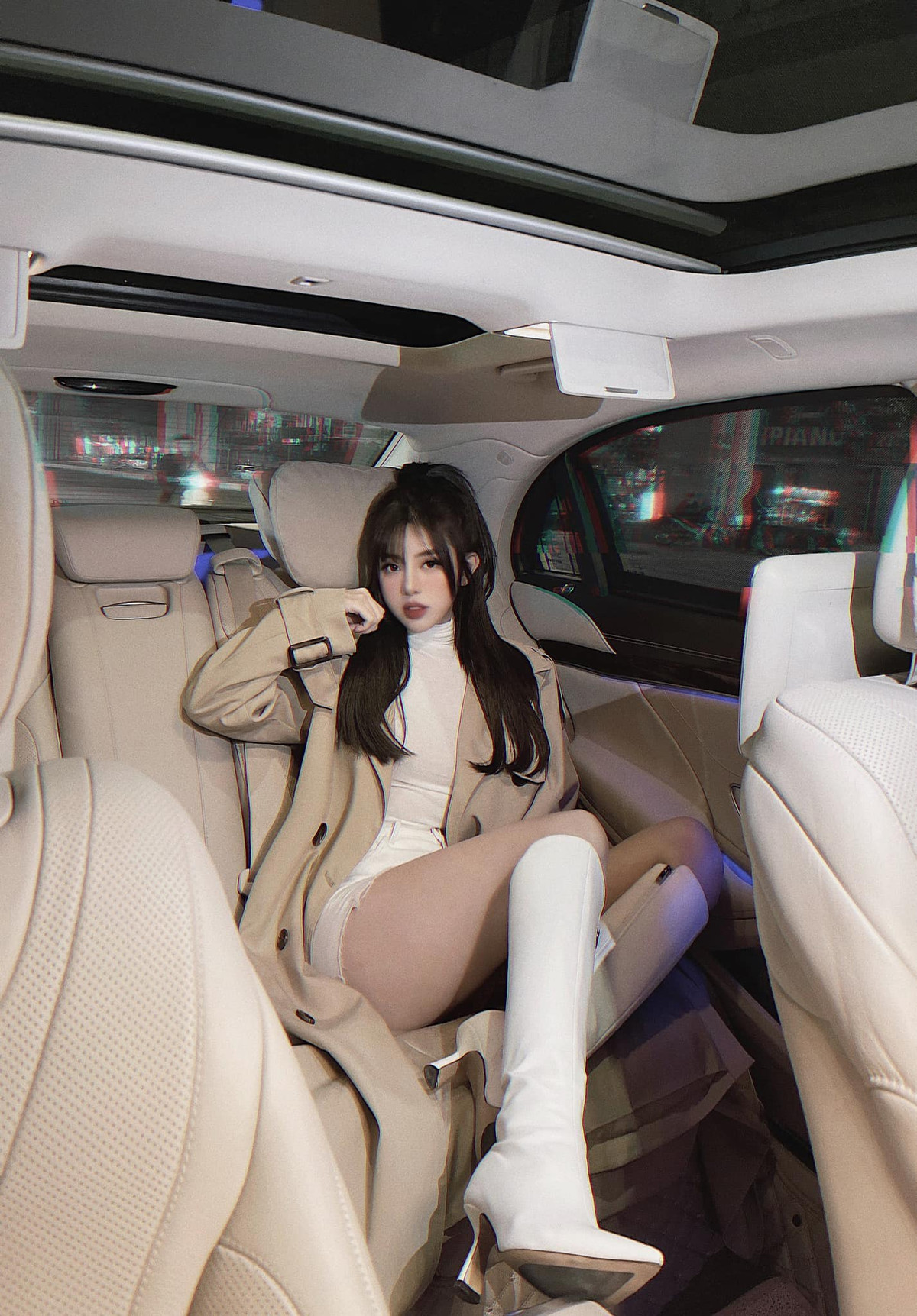 Trên trang cá nhân của mình Mai Phương thường đăng tải những hình ảnh sang chảnh.