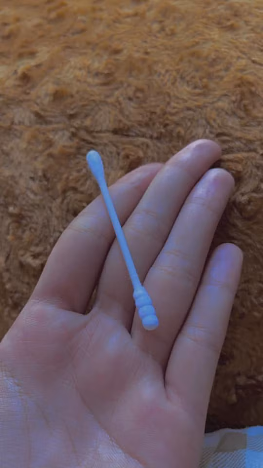 Bông ngoáy tai mới xài một đầu còn một đầu chưa đụng tới nên được chủ nhân thanh lý với giá rẻ chỉ...91 triệu. Ảnh: Võ Nữ Ngân Hà