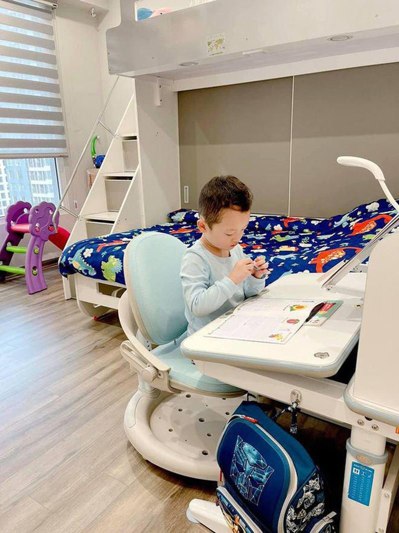 Để có một Khoai Tây như ngày hôm nay, ngoài biết cách nuôi dạy con khéo léo, Ly Kute còn rất chịu đầu tư cả tinh thần lẫn vật chất cho quý tử.