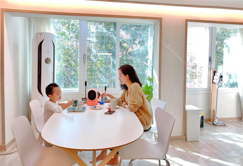 Được biết, hiện tại bé Khoai Tây đang theo học trường mầm non quốc tế với mức chi phí rơi vào khoảng 100 triệu/năm.