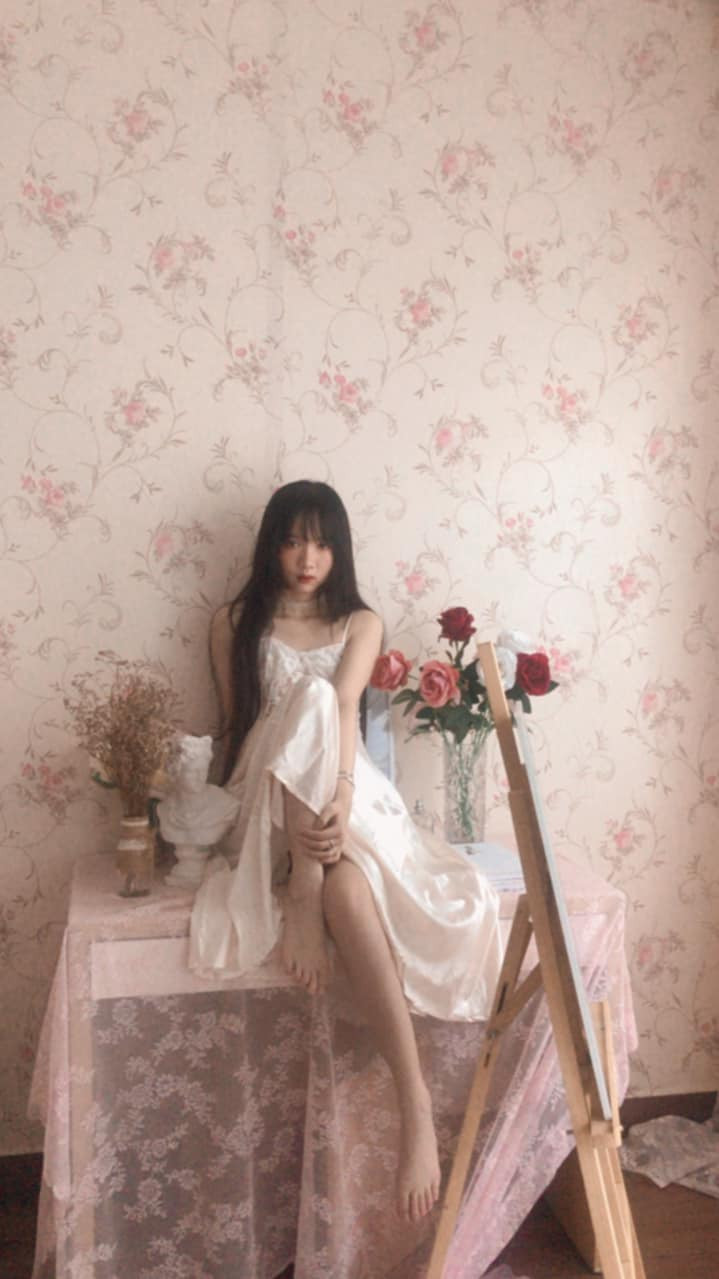 Thảo Linh cho biết cô thường bị nhầm là cosplayer, nhưng thực tế cô chỉ mặc đồ theo xu hướng thời trang, phù hợp với bản thân cũng như bối cảnh. Ảnh: FBNV