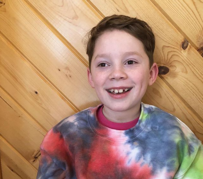 Mặc dù là nhân vật nổi tiếng nhưng Gavin Thomas cực kỳ khiêm tốn, cậu hòa đồng rất tốt với bạn bè ở trường.