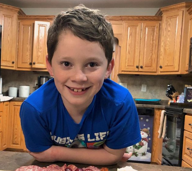 Cậu bé từng chia sẻ muốn trở thành hướng dẫn viên bơi lội khi lớn lên, mặc dù hiện tại cậu vẫn hứng thú với việc thực hiện các video vui nhộn.