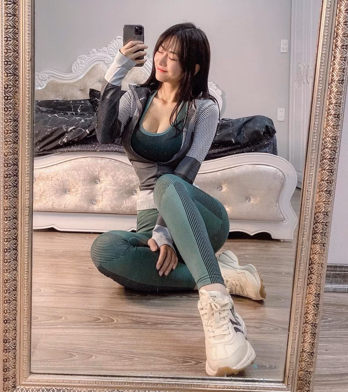 Hot girl này từ lâu đã trở thành một cái tên quen thuộc đối với nhiều người bởi những màn khoe body siêu nóng bỏng của mình lên mạng xã hội. Ảnh: FBNV