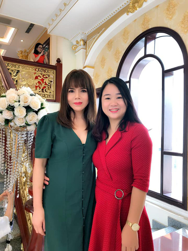 Dù ở thời điểm 29 năm trước hay 29 năm sau, nhan sắc của mẹ Phanh Lee vẫn khiến người xem trầm trồ.