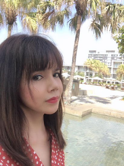 Ở độ tuổi U60 lại đã lên chức bà nhưng sự trẻ trung, xinh đẹp của cô vẫn khiến người ta phải trầm trồ.