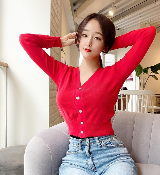 Khó có thể rời mắt trước sức hút đến từ nàng bác sĩ nóng bỏng này. Ảnh: IGNV