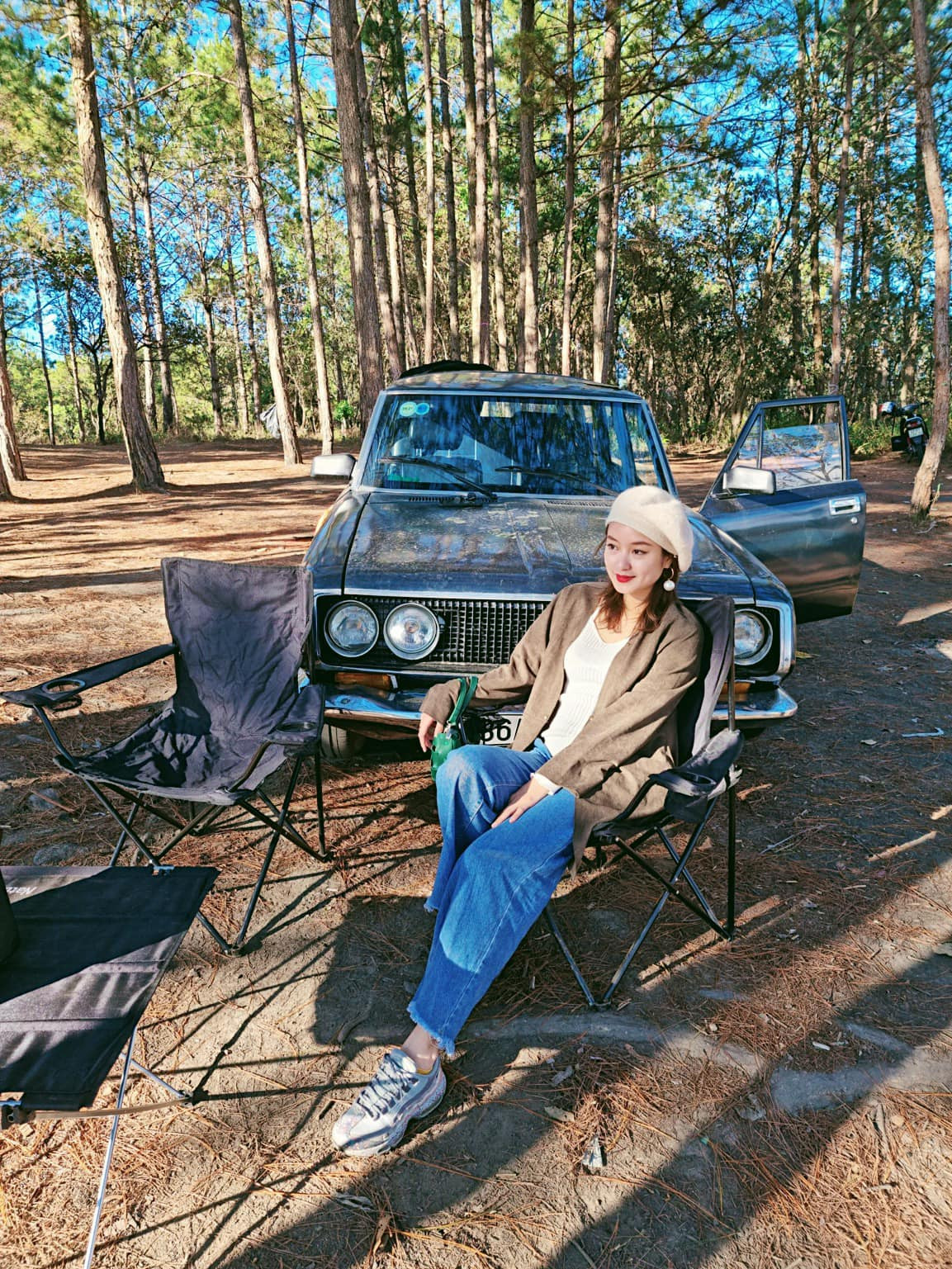 Sau khi chia sẻ loạt hình ảnh đi du lịch cực "chill", Mi Vân tiếp tục khiến netizen rần rần trầm trồ ngưỡng mộ. Đặc biệt nhan sắc rạng ngời xinh đẹp của bà mẹ hai con lại càng làm hội chị em "nổ mắt" vì ghen tị.