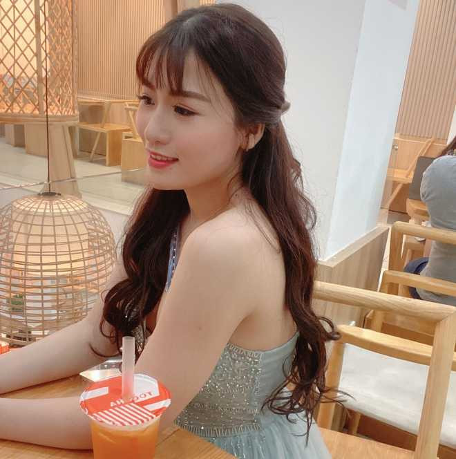 Dưới phần bình luận, Lộc Fuho còn hóm hỉnh đùa vui thêm rằng mới về làm rể một ngày mà cậu ruột của cô dâu đã thử thách cho say không biết đường về.