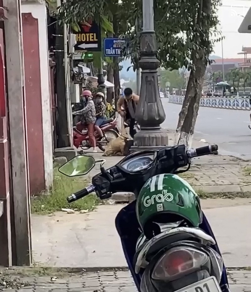 Su that vu nghi van co gai bi ban trai danh vi doi qua 8/3