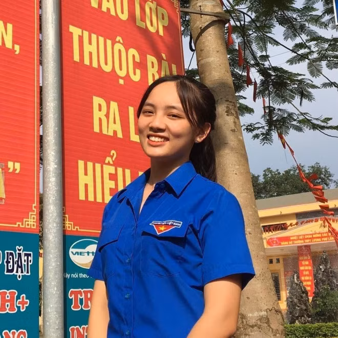 Thu Hương còn năng nổ tham gia các hoạt động đoàn thể, phong trào thi đua học tập do trường lớp phát động.