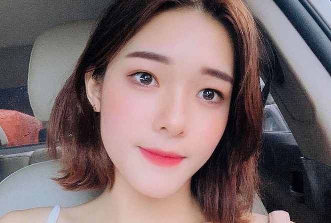 Hồng Hạnh trước đây gây chú ý vời gương mặt hơi bầu bĩnh, xinh xắn đáng yêu khác xa hình ảnh hiện tại là cô gái cá tính, sắc sảo hơn.