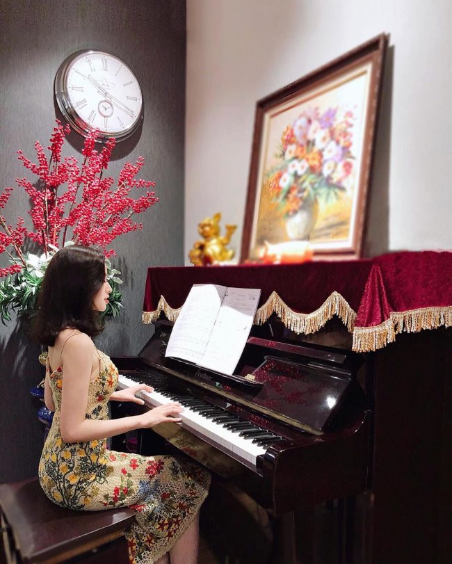 Kết hôn với đại gia, Tâm Tít “lên hương” với cuộc sống sang chảnh, có phần xa hoa.