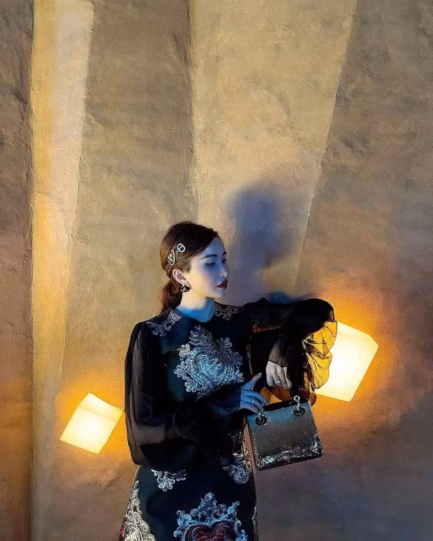 Đây cũng có thể xem là chia sẻ đầu tiên của Mina Phạm sau ồn ào của Minh Nhựa thời gian qua.