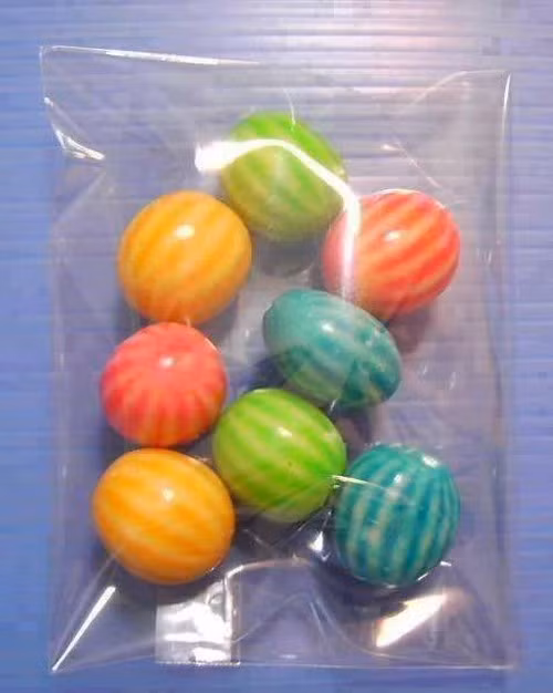 Các loại kẹo cao su được các 8x, 9x đời đầu ưa thích có thể kể đến như kẹo quả dưa, kẹo con vẹt, kẹo hương quế và cuối cùng là Big Babol thần thánh.