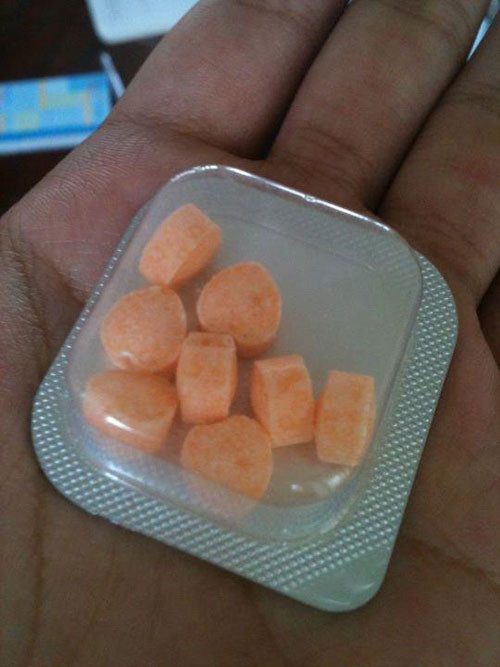 Kẹo C trái tim được xem là món quà vặt cao cấp hồi đó.