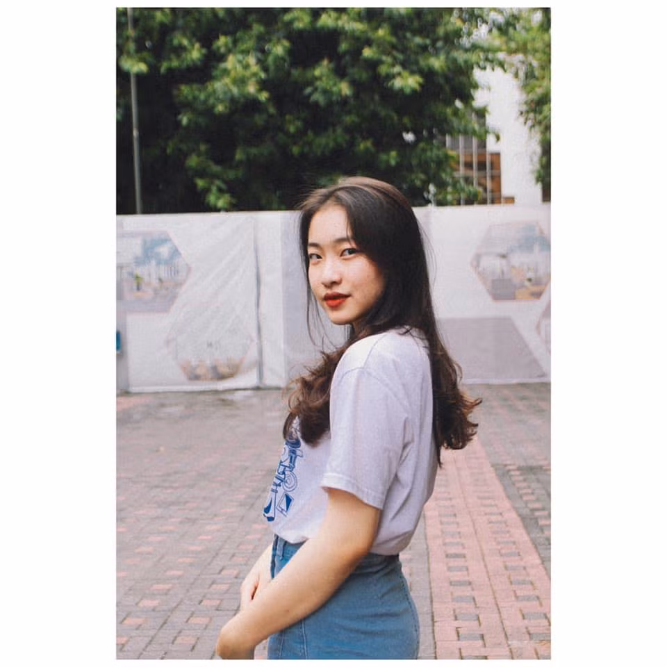 Hà Phương hiện tại là sinh viên ngành Kinh tế Đối ngoại của trường Đại học Ngoại thương (Hà Nội).