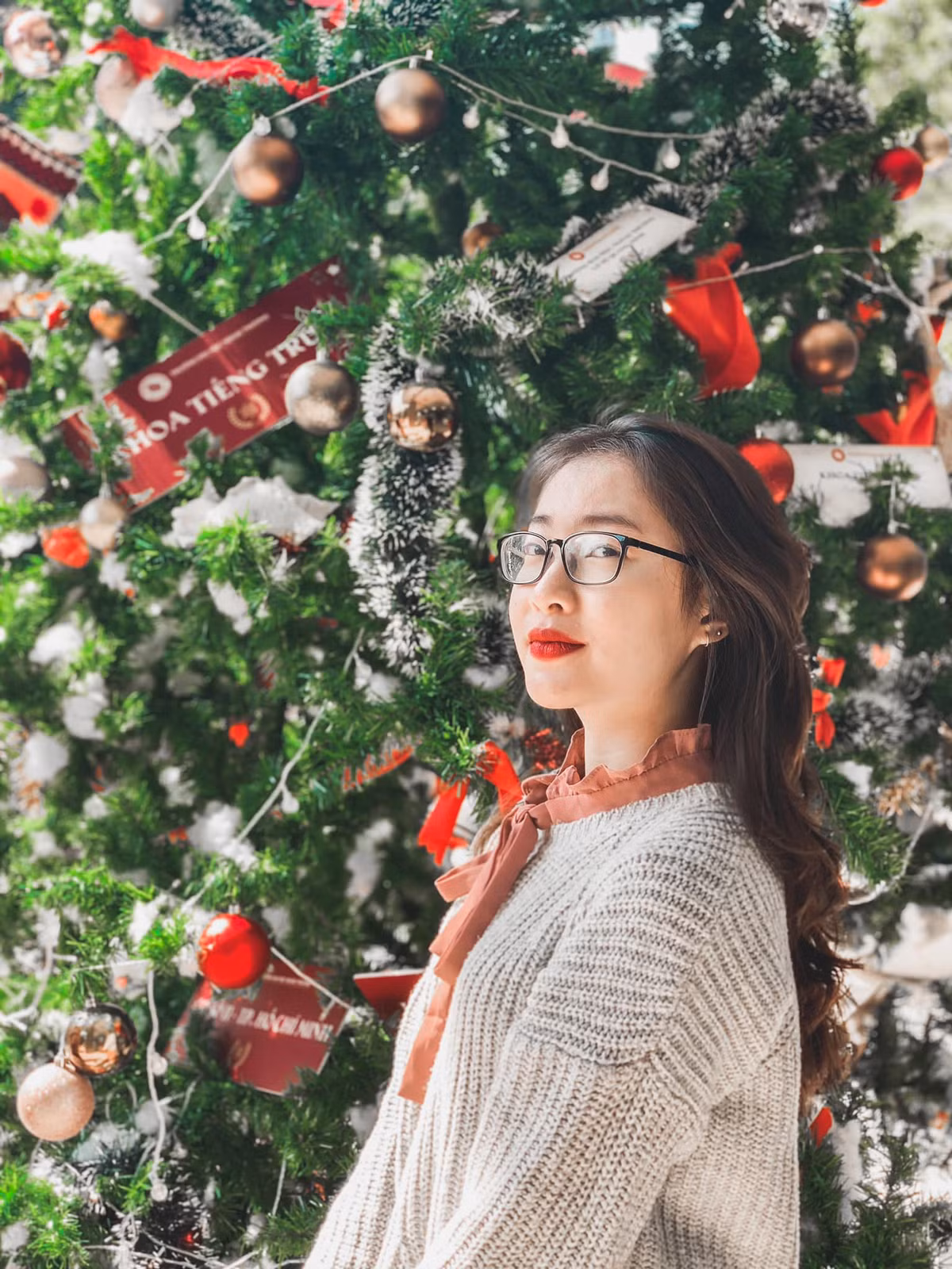 Từ một nữ sinh giản dị, Hà Phương giờ đây sắc sảo và quyến rũ hơn nhiều.