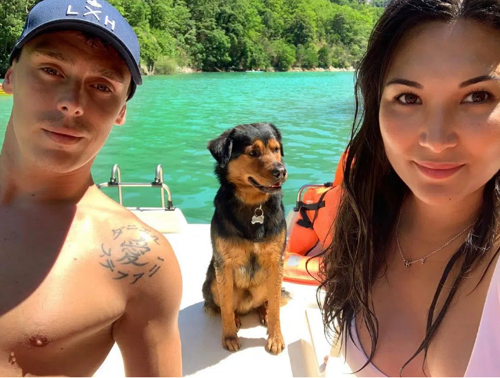 Đây cũng là nơi mà Chevallier gặp người chồng tương lai của mình. Hai người sau đó cùng nhau sang Mỹ theo học tại Đại học Tây Carolina. Ảnh: Tổng hợp