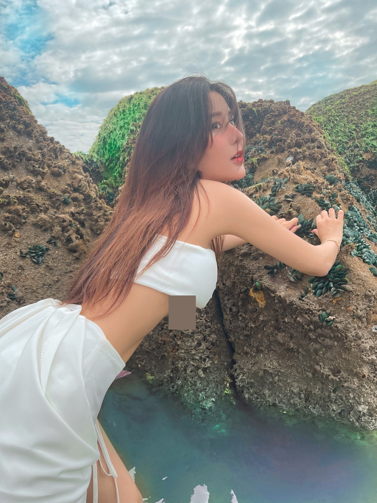 Gái xinh Sài thành tự tin khoe vóc dáng gợi cảm, "chuẩn từng centimet".