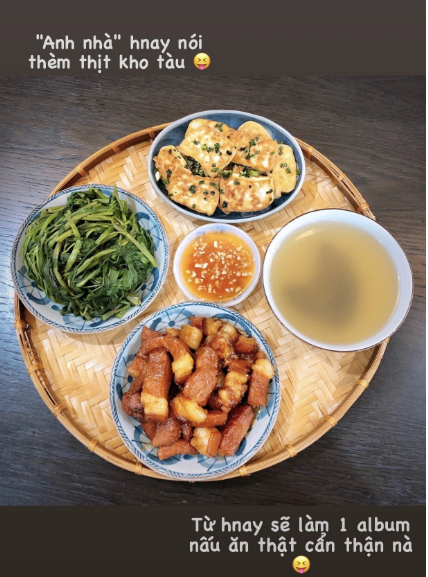 Có lần, ông xã của Thu Hoài bảo thèm thịt kho, và cô nàng đã nhanh chóng thực hiện một mâm cơm nhà đẹp mắt để chiều chồng khiến ai cũng ghen tị. Ảnh: Tổng hợp