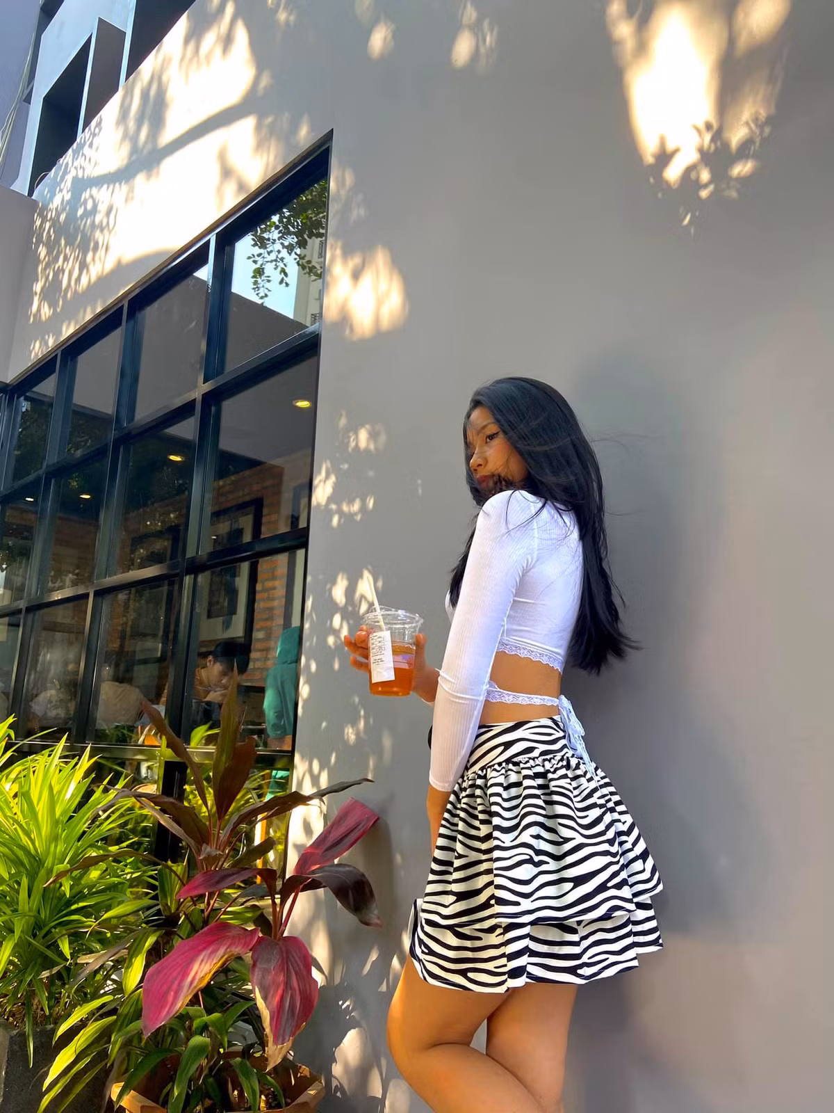 Bên cạnh niềm đam mê với âm nhạc và được gia đình trau chuốt từ nhỏ, cô bạn còn gây chú ý với vẻ ngoài xinh xắn, rạng rỡ.