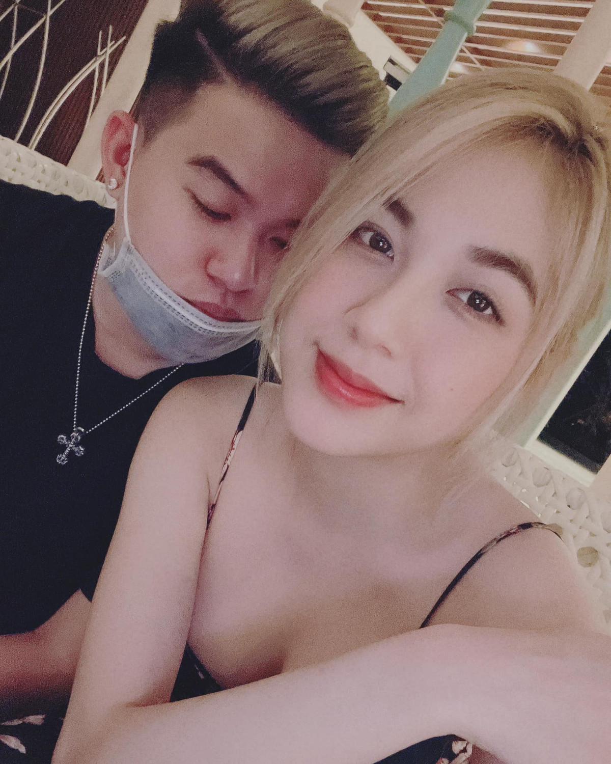 Câu chuyện tình yêu dễ thương của họ bắt đầu từ việc cô nàng Trân Mèo đã thầm thích anh chàng streamer Hà thành này từ lâu và theo dõi anh trên Instagram.