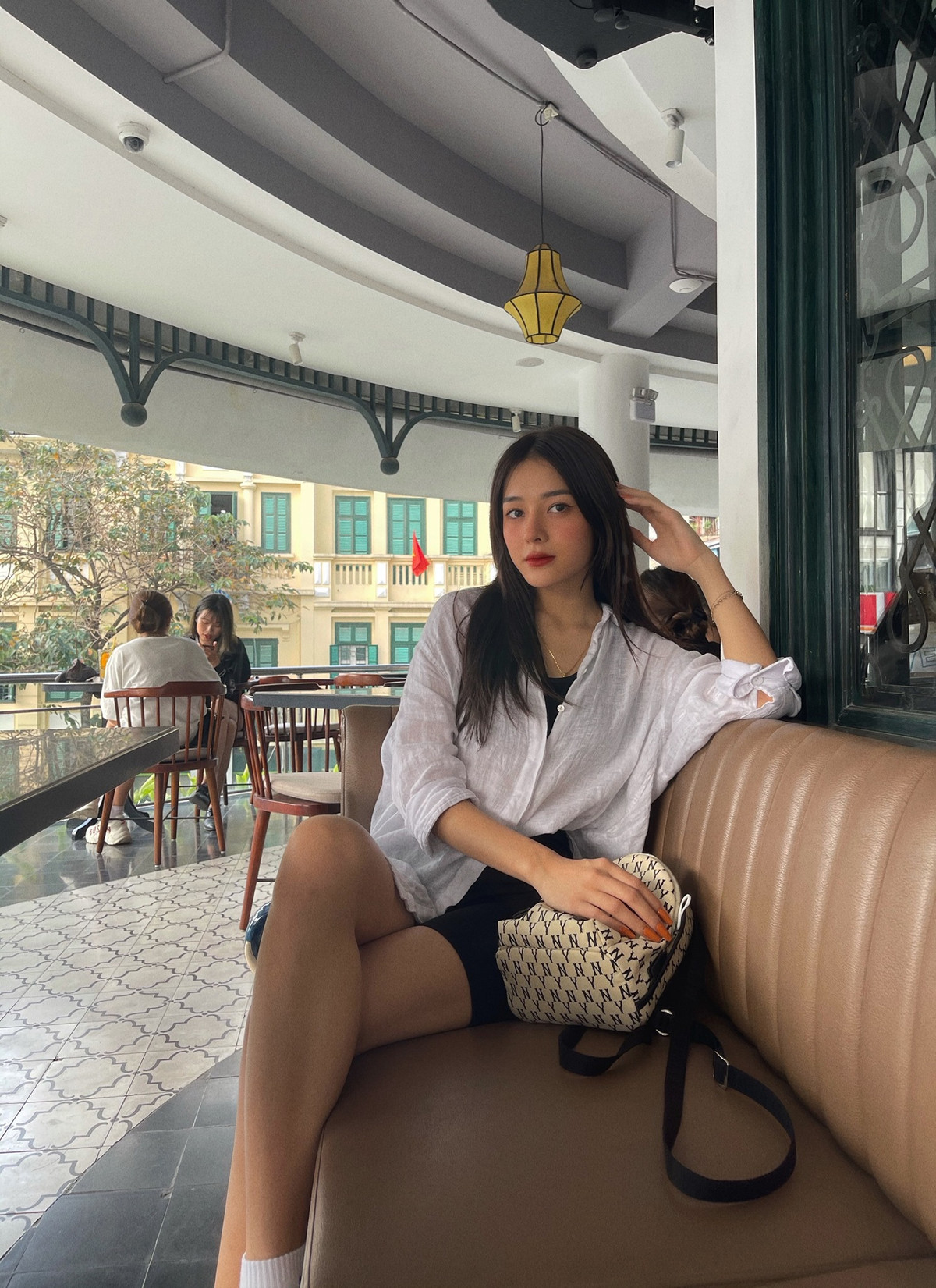 Hồng Hạnh cũng thử sức với lĩnh vực tương tự như viết kịch bản, sản xuất các chương trình.