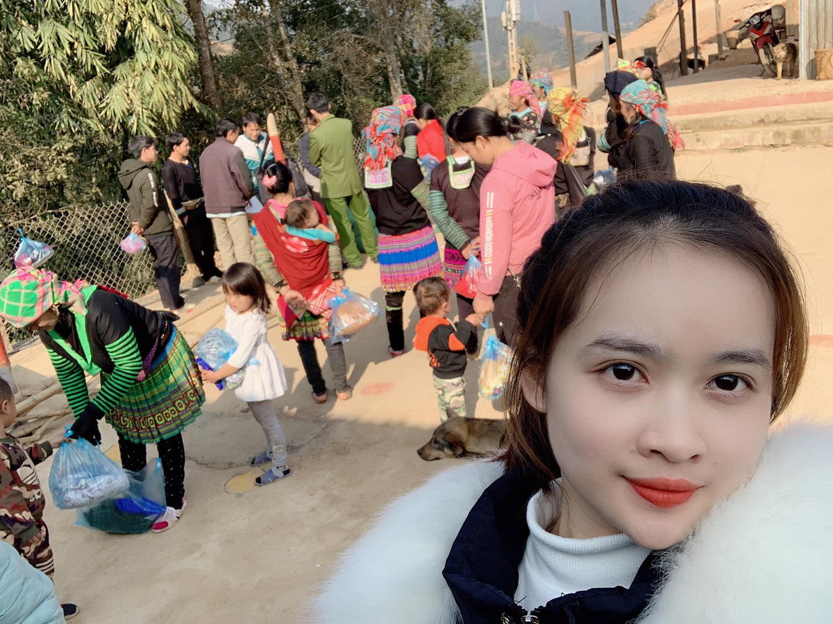 Khi nhận lệnh gọi nhập ngũ, Hoàng Thanh được gia đình, bạn bè chúc mừng và hết lòng động viên, cổ vũ tinh thần.