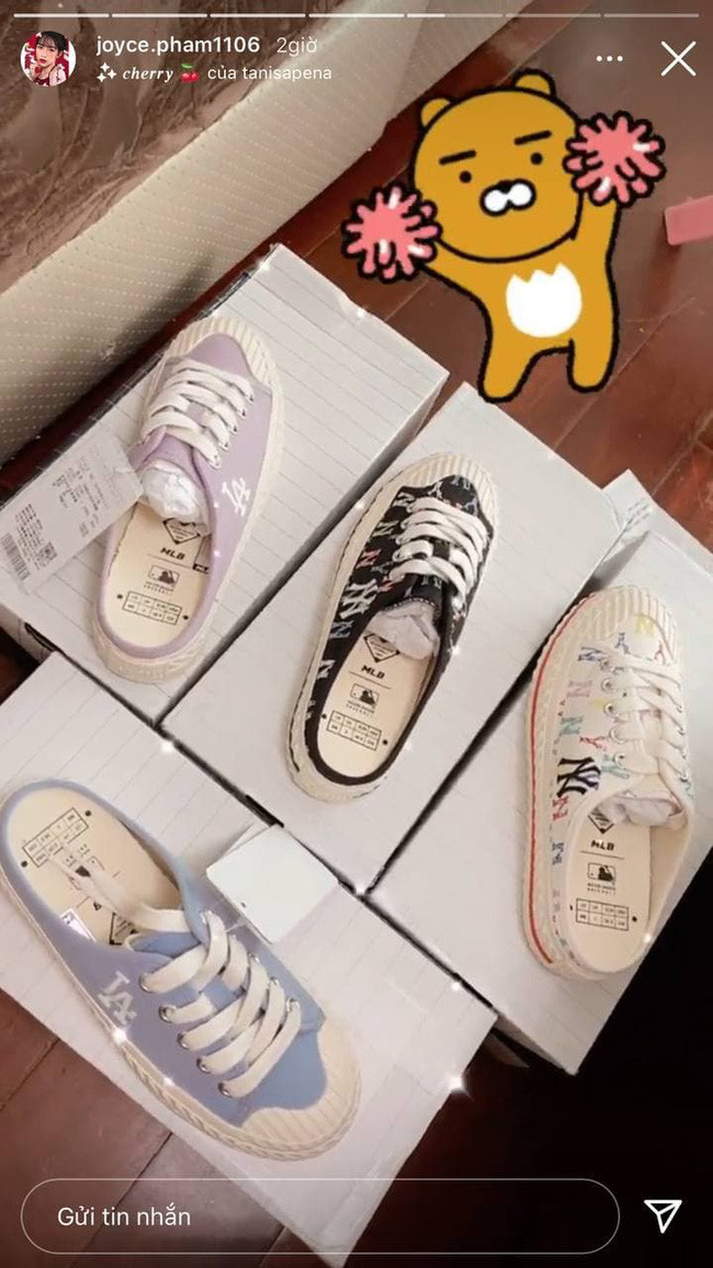 Mới đây, con gái đại gia Minh Nhựa còn thể hiện đẳng cấp "nữ rich kid" bằng thói quen mua sắm đồ hiệu cả lố, dù chỉ là một mẫu giày nhưng cô lại mua nhiều đôi nhiều màu khác nhau.