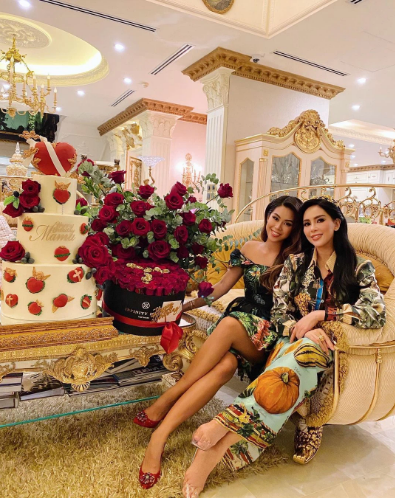 Những khoảnh hai mẹ con rich kid Tiên Nguyễn cùng diện đồ đôi toàn hàng hiệu, check in sang chảnh ở những địa điểm hạng sang luôn chiếm sóng MXH mỗi lần đăng tải.