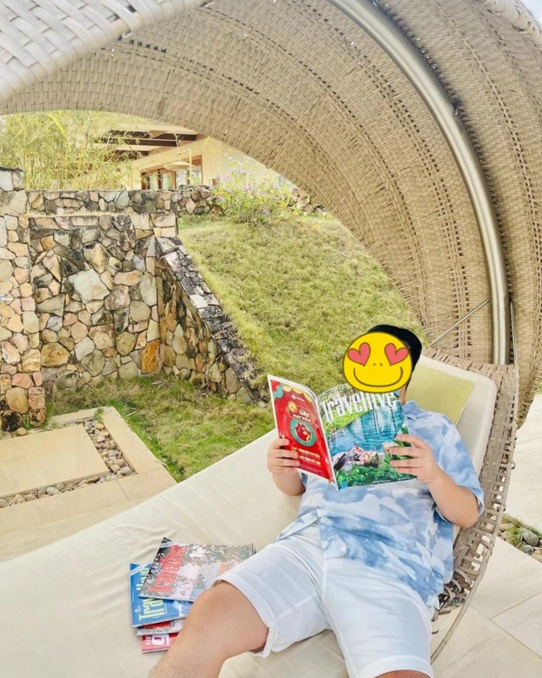 Được biết, người ấy của Phí Phương Anh là thiếu gia Sài thành tên Đ.M.Q, bạn thân Fabo Nguyễn - con trai ông trùm điện tử Sài thành. Cũng chính vì lý do này mà người tình tin đồn của nữ ca sĩ tiếp tục bị lộ ra trong story mà bà xã Fabo Nguyễn chia sẻ mới đây.