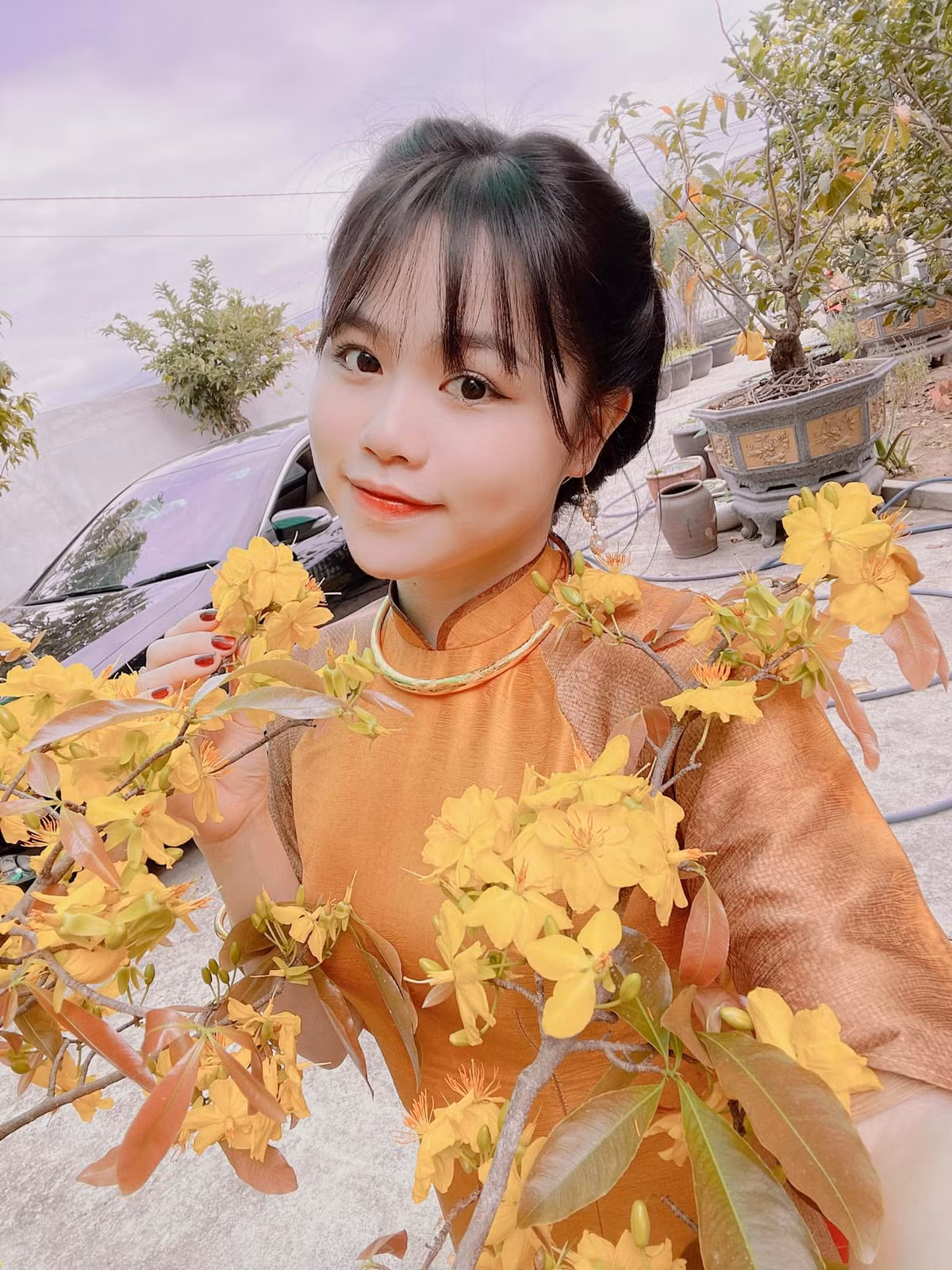 So sánh hiện tại với thời điểm yêu Quang Hải, ai cũng phải thừa nhận Huỳnh Anh xinh thêm mấy phần. Ảnh: FBNV, Tổng hợp