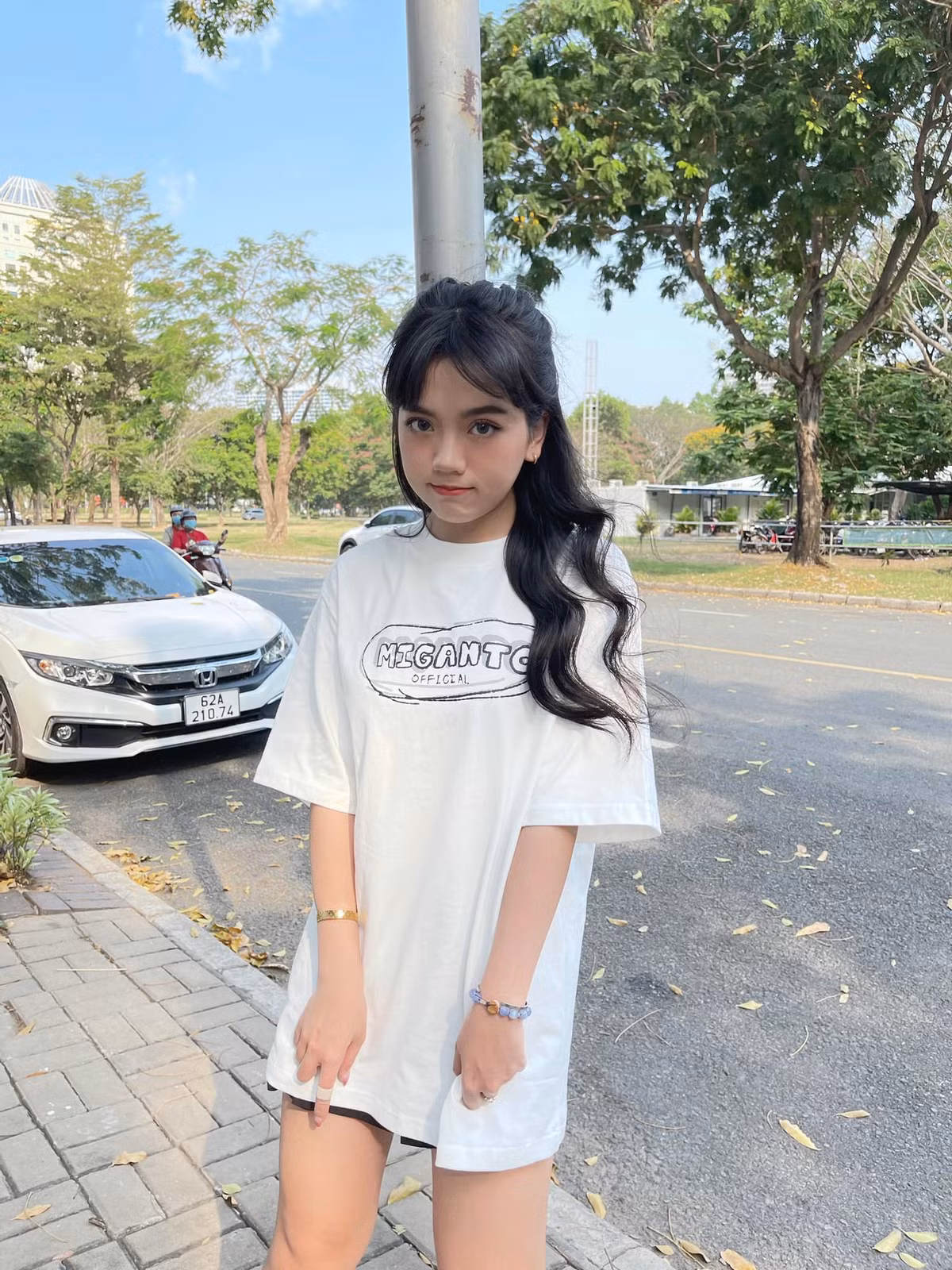 Khác với nữ sinh có vẻ ngoài năng động, cá tính ngày nào, Bảo Hân giờ đây quá đỗi nóng bỏng. 