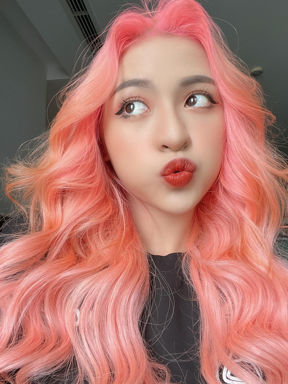 Bên cạnh những clip thả thính cực ngọt hay phát ngôn gây sốc, nhan sắc của hot girl Trần Thanh Tâm cũng là đề tài khiến dân tình bàn tán xôn xao.