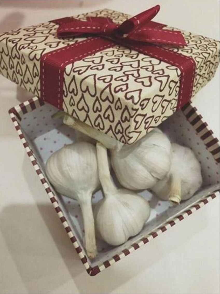 Ngày 8/3 là Quốc tế phụ nữ, đây cũng được xem là dịp để "cánh mày râu" thể hiện tình cảm của mình với hội chị em.