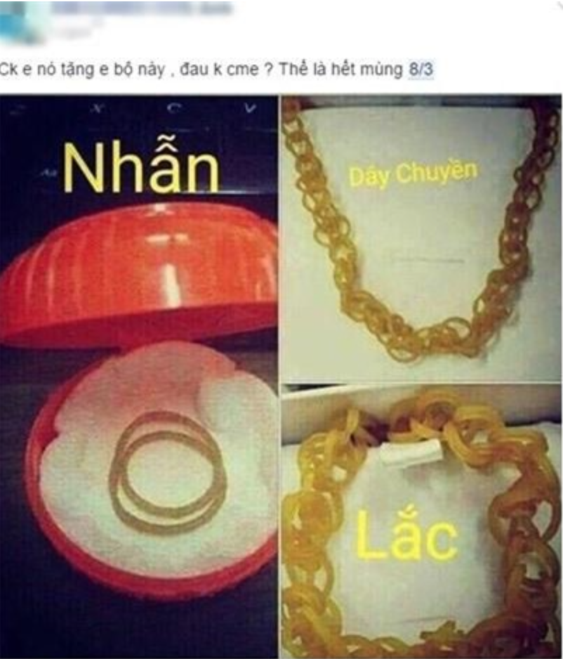 Thế nhưng bên cạnh đó thì có không ít những dân mạng đã "dở khóc dở cười" khoe quà mùng 8/3 "siêu bá đạo" của mình khiến giới trẻ phải "cười lăn cười bò".