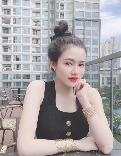 Sau khi lộ diện hình ảnh ngoài đời, không ít cư dân mạng đã phải bất ngờ với diện mạo vô cùng xinh đẹp, dịu dàng của Kem Kabi.