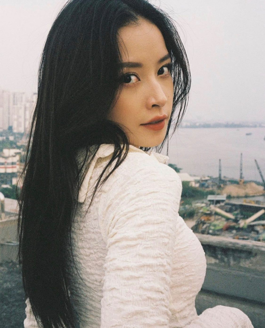 Từ một nàng "hot girl kẹo ngọt" chuyển mình thành nữ ca sĩ đầy tiềm năng, Chi Pu của hiện tại đang ngày càng thu hút được nhiều sự chú ý của cư dân mạng.