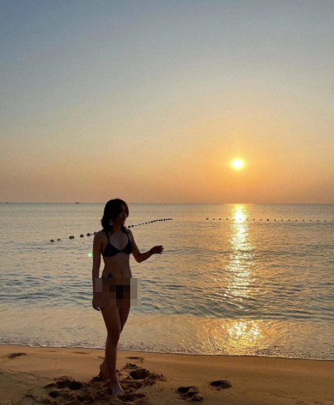 Dù đã 33 tuổi nhưng cựu hot girl vẫn gây ấn tượng với body thon gọn đủ làm hội gái chưa chồng cũng phải áp lực.