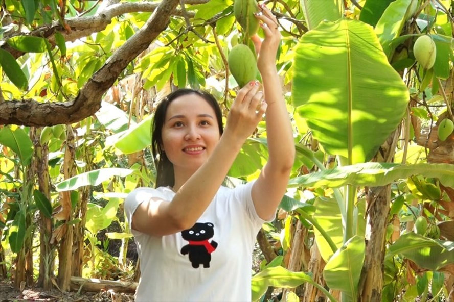 Ngoài Hoàng Thanh cô gái trẻ Lưu Thị Luyến sinh năm 1997, ngụ ấp Kim Qui A, xã Vân Khánh, huyện An Minh, tỉnh Kiên Giang đã khiến cho nhiều người phải bất ngờ khi tình nguyện xung phong lên đường nhập ngũ.